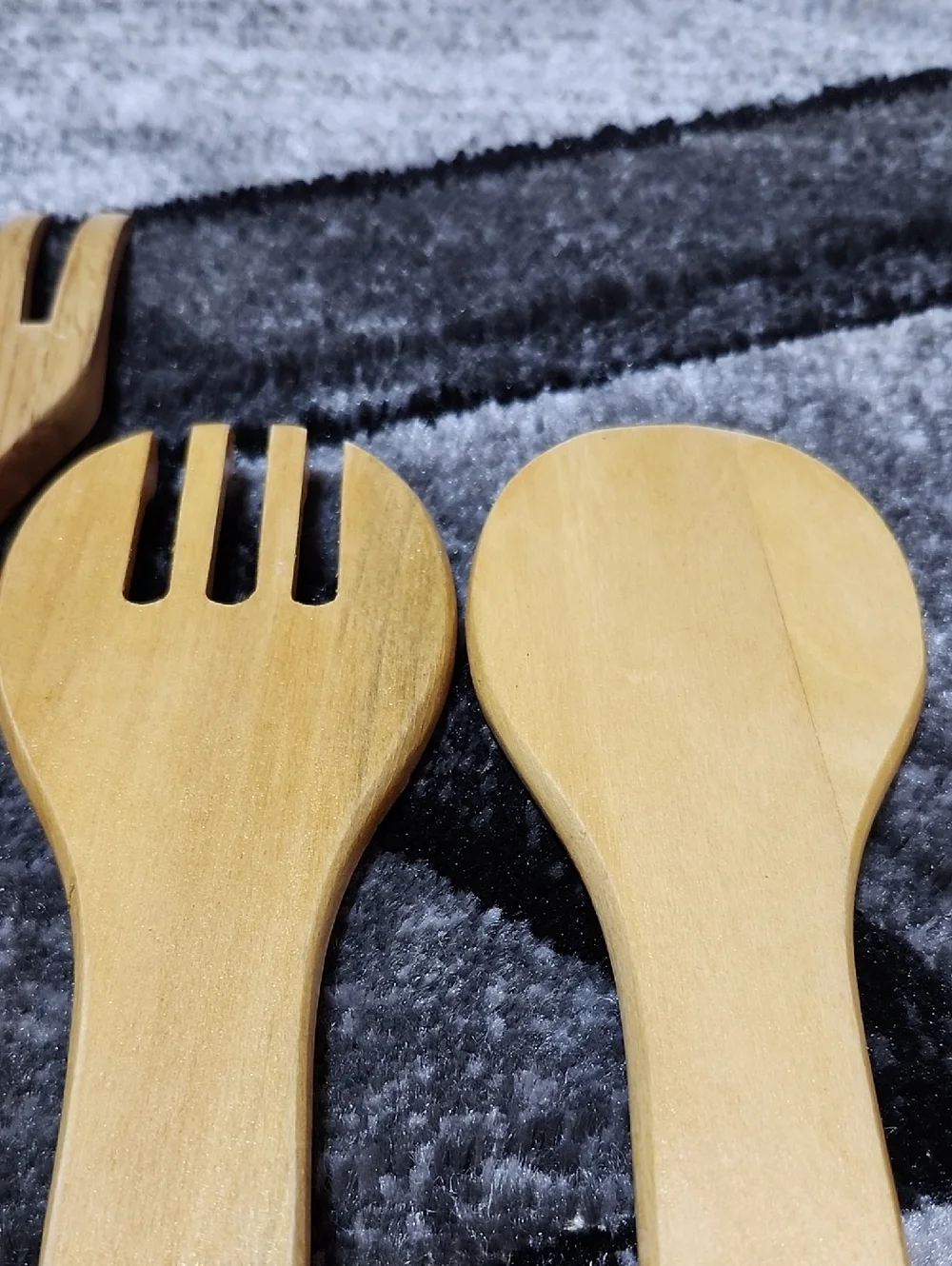 ASSORTED KITCHEN WOODEN SEVING/COOKING UTENSILS SET-OF-5
